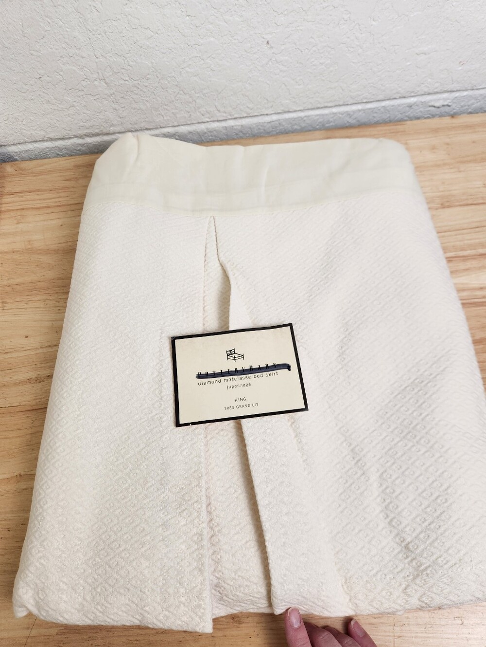 Pottery Barn Diamond Matelasse Bedskirt Sz King Ivory Pleated NWOT